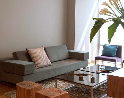 Contoh furniture minimalis di ruang tamu