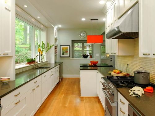 Desain dapur rumah minimalis Double Line - Cheryl Dula (Pinterest)