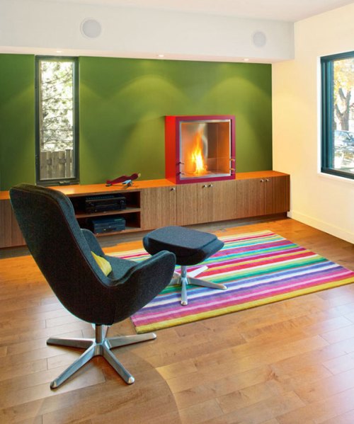 Kombinasi warna sitrus di ruang keluarga minimalis