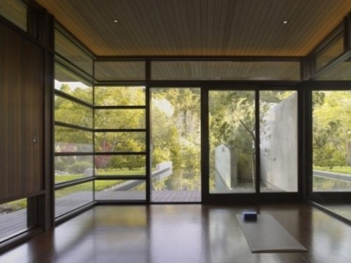 Model pintu geser kaca di rumah minimalis